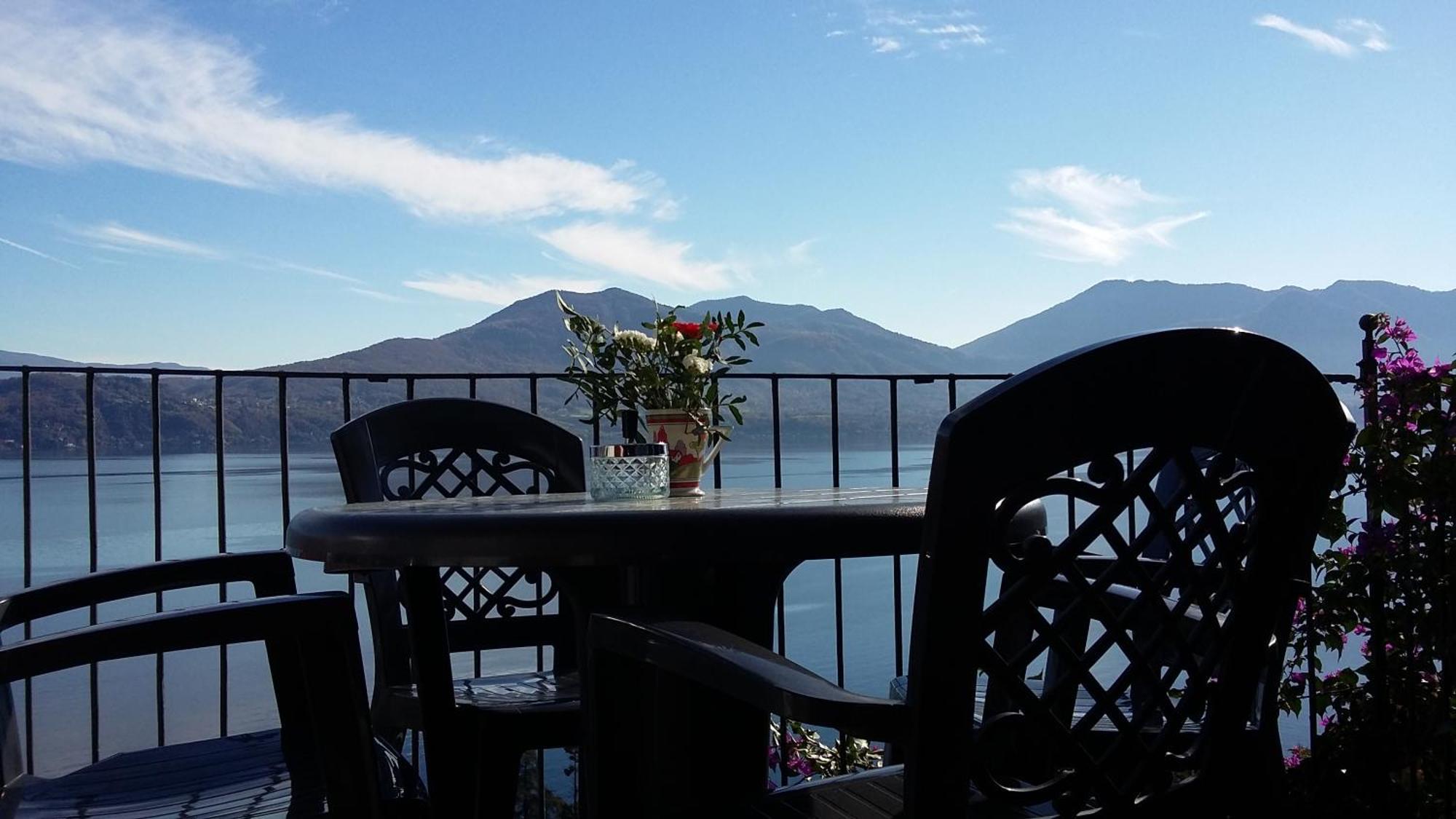 Casale Fe-Wo - Appartamenti Con Vista Lago Cannero Riviera Bagian luar foto