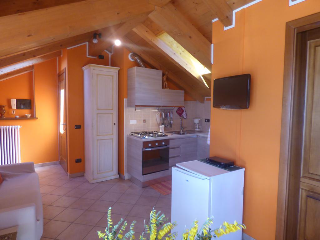 Casale Fe-Wo - Appartamenti Con Vista Lago Cannero Riviera Bagian luar foto