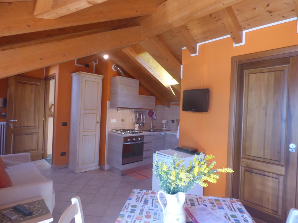 Casale Fe-Wo - Appartamenti Con Vista Lago Cannero Riviera Bagian luar foto