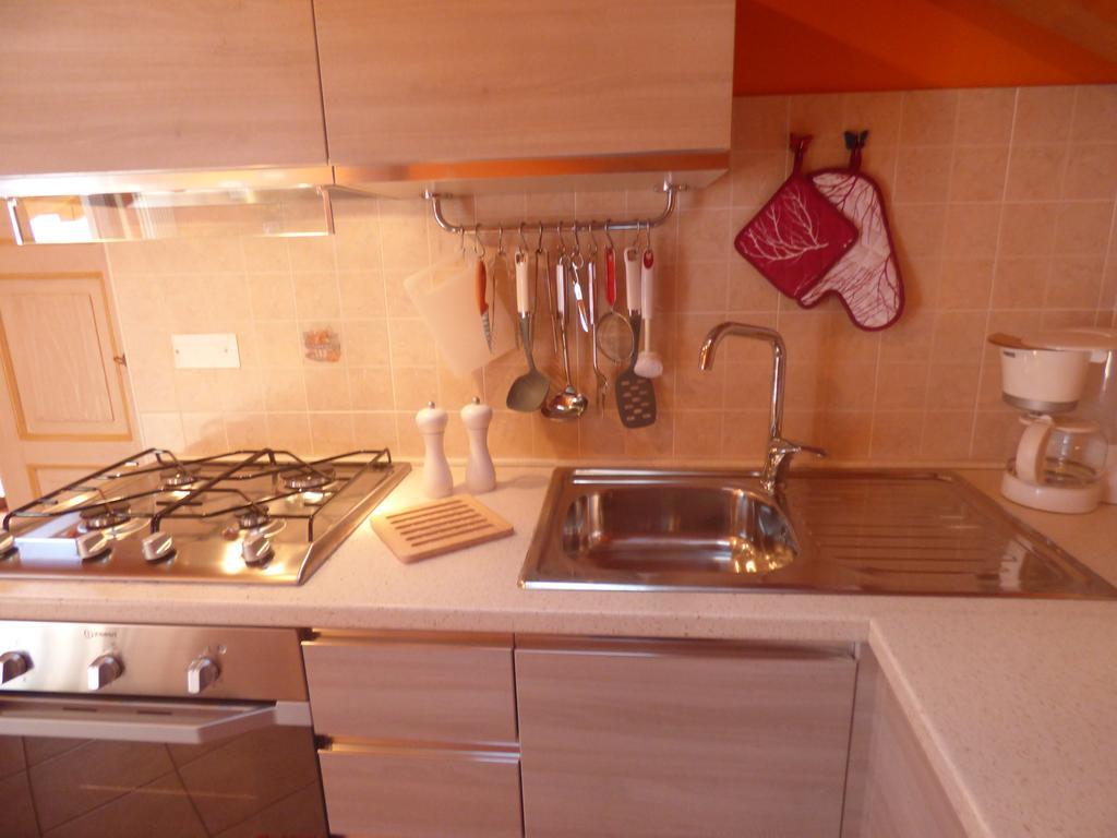 Casale Fe-Wo - Appartamenti Con Vista Lago Cannero Riviera Bagian luar foto