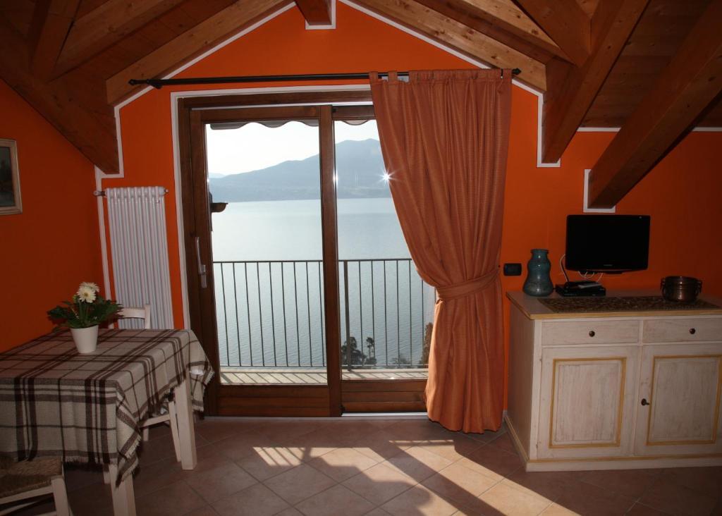 Casale Fe-Wo - Appartamenti Con Vista Lago Cannero Riviera Ruang foto