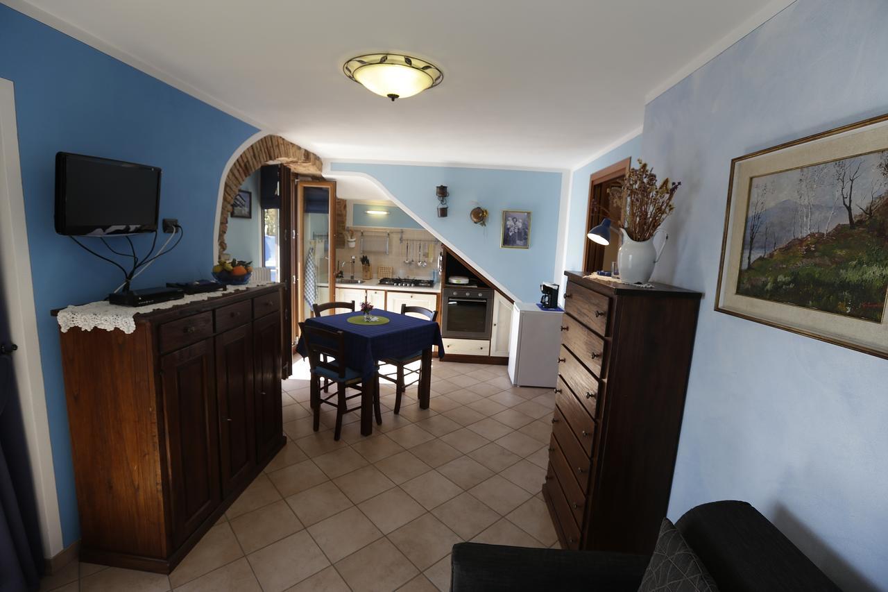 Casale Fe-Wo - Appartamenti Con Vista Lago Cannero Riviera Bagian luar foto