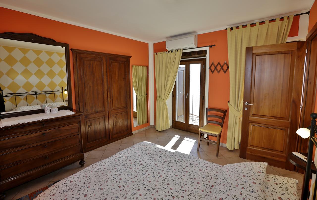 Casale Fe-Wo - Appartamenti Con Vista Lago Cannero Riviera Bagian luar foto