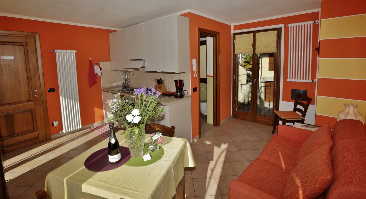 Casale Fe-Wo - Appartamenti Con Vista Lago Cannero Riviera Bagian luar foto